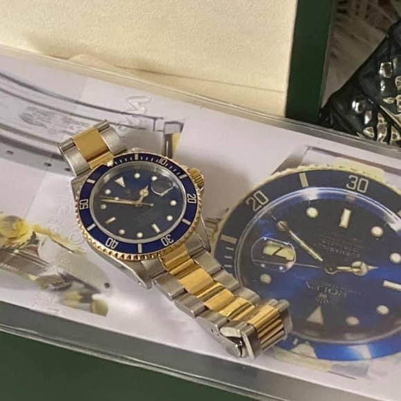 ROLEX SUBMARINER 40mm 18K GOLD DATE WATCH - Picture 2 of 12